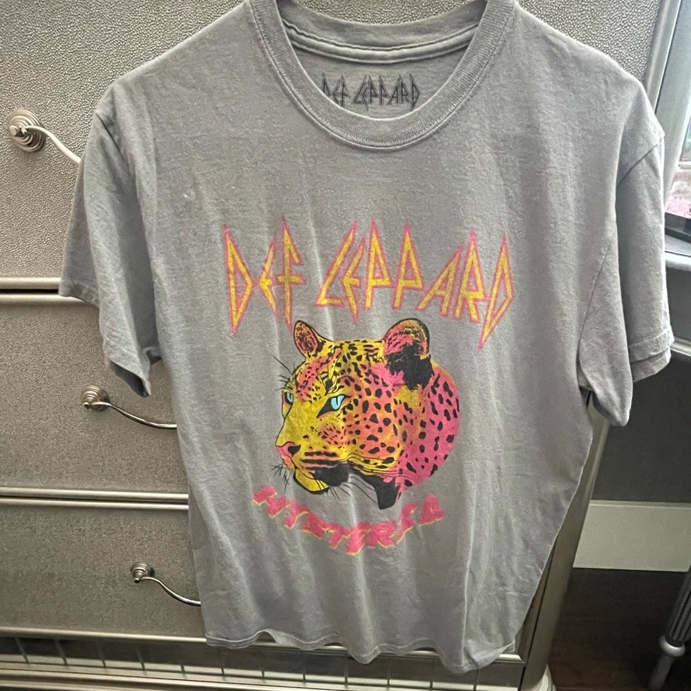 Def Leppard graphic tee